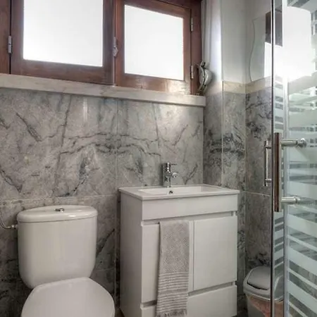 Santa Apolonia 7d - 6 Bedrooms Lisbon