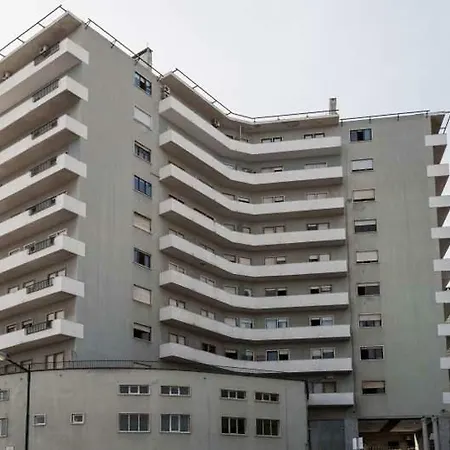 Santa Apolonia 7d - 6 Bedrooms Lisbon