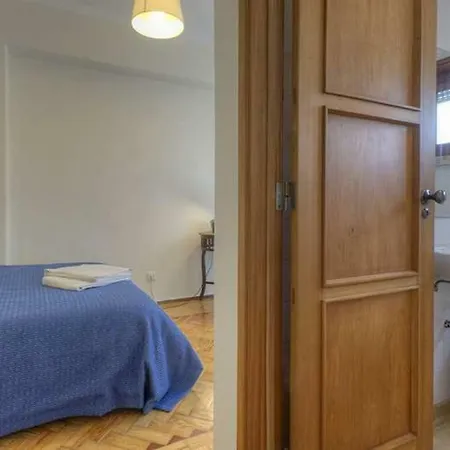Apartamento Santa Apolonia 7d - 6 Bedrooms Lisboa