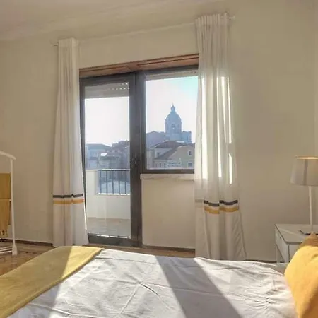 Santa Apolonia 7d - 6 Bedrooms Apartment Lisbon