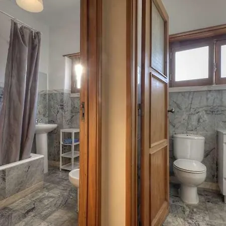 Santa Apolonia 7d - 6 Bedrooms Apartment Lisbon